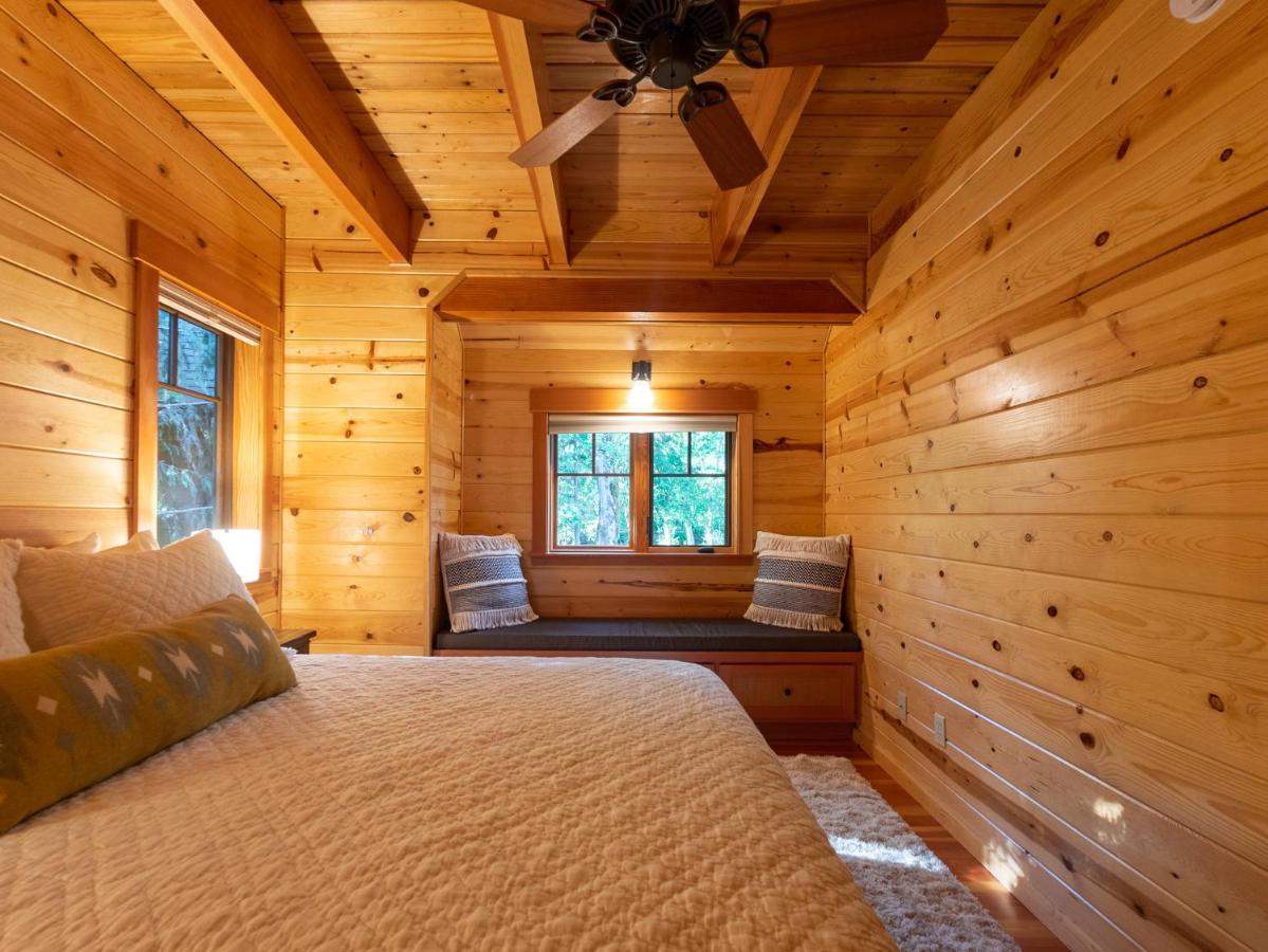 On The River Wooded Bliss Cabin Near Loloma McKenzie Bridge מראה חיצוני תמונה