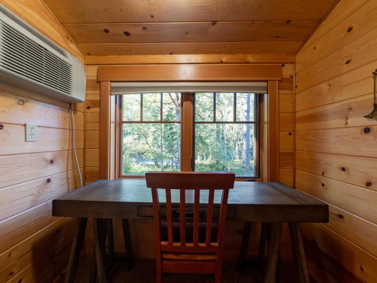 On The River Wooded Bliss Cabin Near Loloma McKenzie Bridge מראה חיצוני תמונה